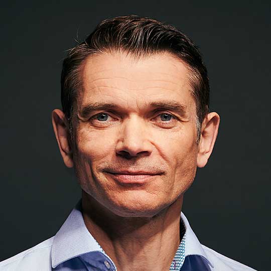 Alex Charles – Vorstand Produktmanagement Alex Charles – Vorstand Produktmanagement bei Mail & Media